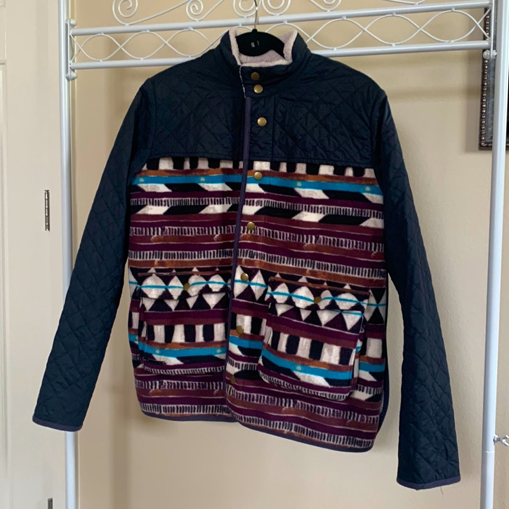 Reversible Sherpa/fleece Aztec jacket with pockets and vents